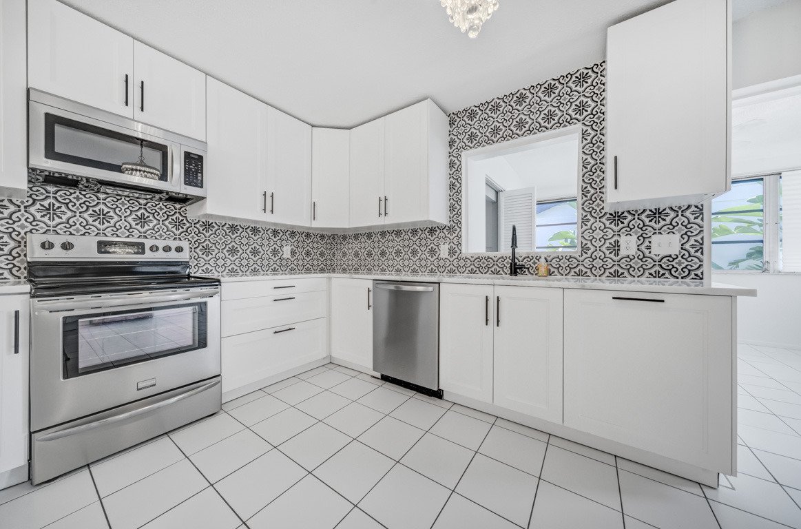 Saint Petersburg Condo: 501 Bayview Dr NE
