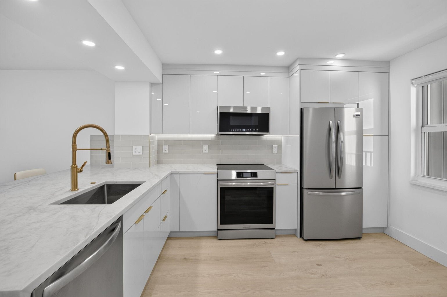 Lantana Condo: 896 N FEDERAL Highway 421