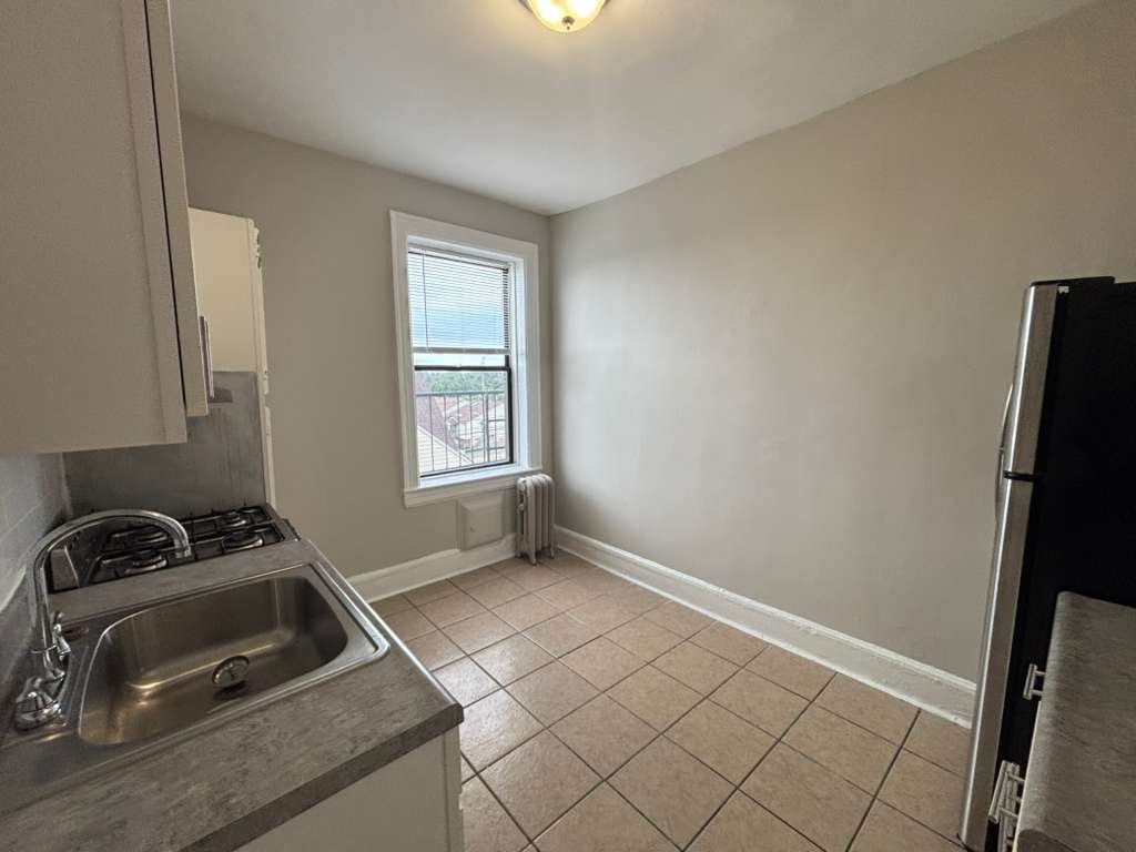 Jersey City Apartment: 54 Linden Ave.