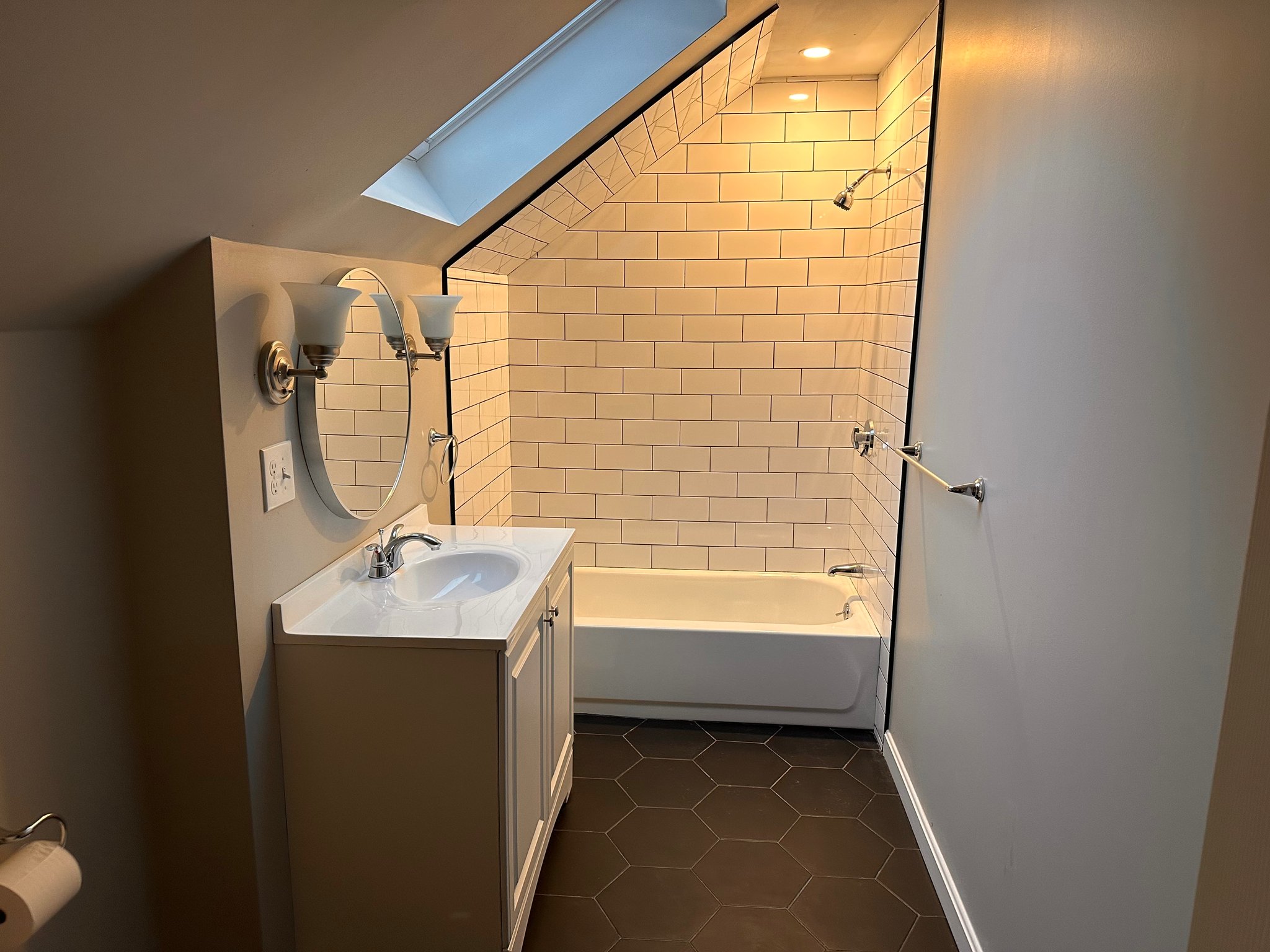 Boston Single Room: 16 Wakullah Street