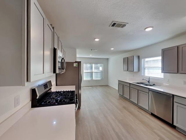 New Caney House: 20420 TX-494 Loop, New Caney, TX