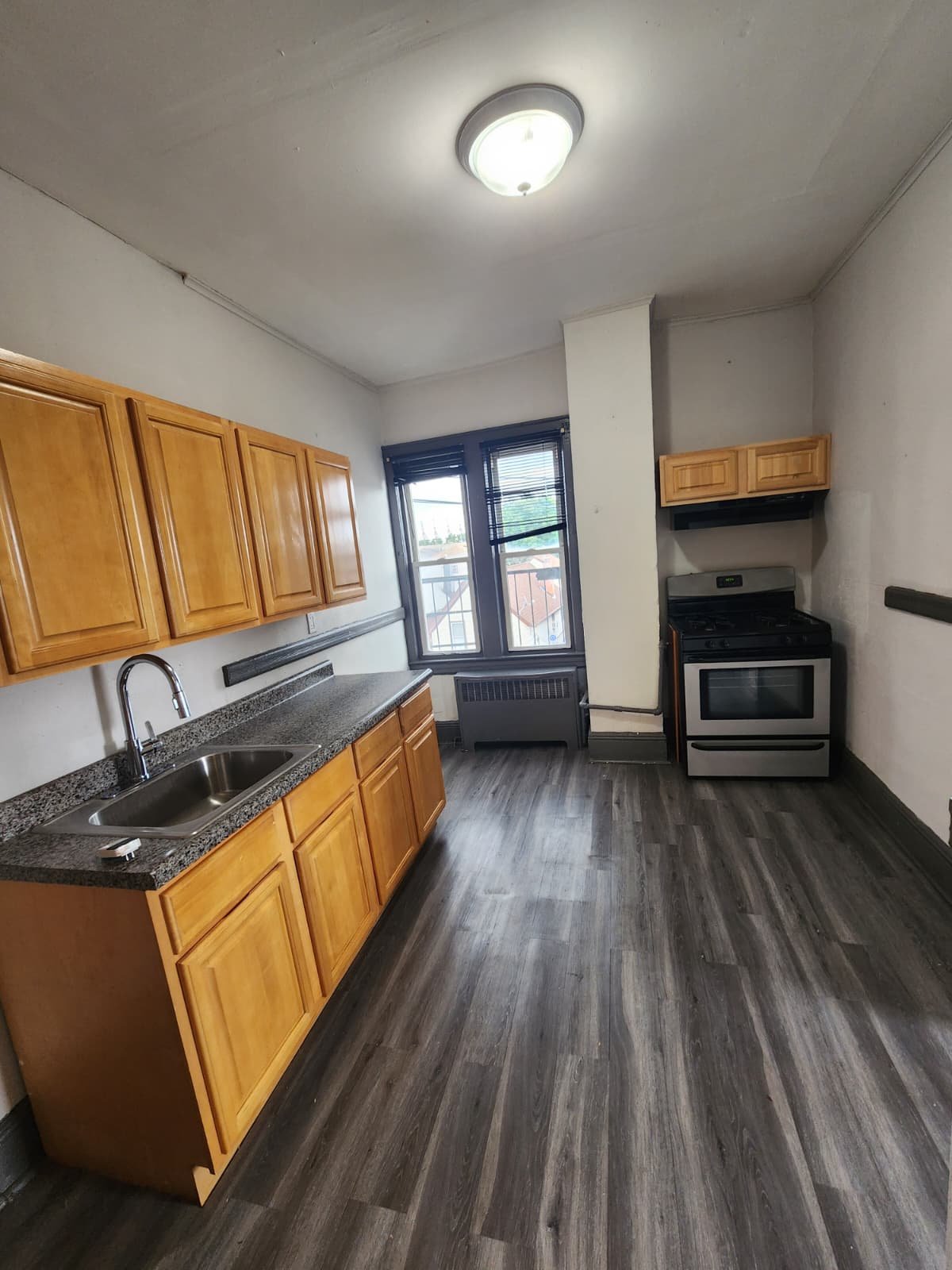 Elizabeth Apartment: 425 3rd St