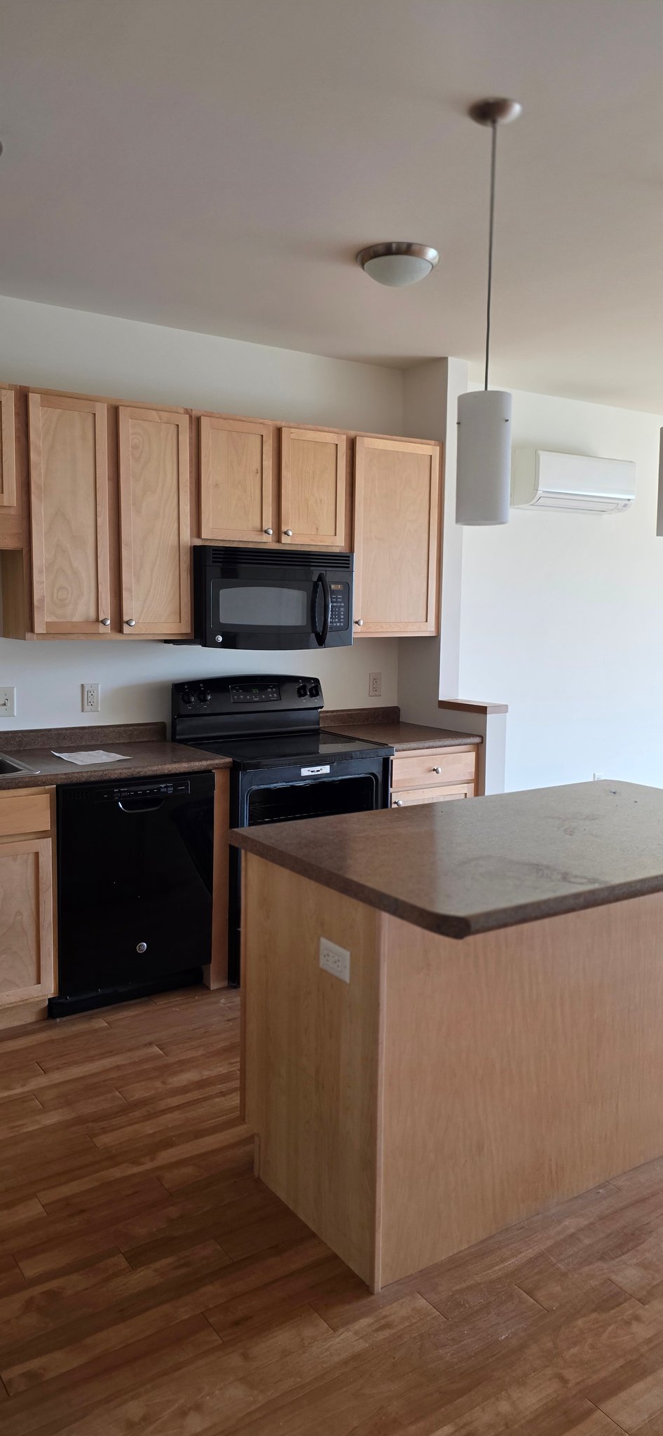 Burlington Apartment: 1195 North Ave