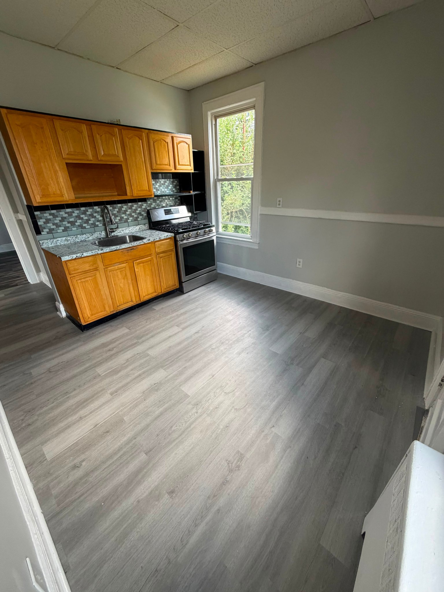 Elizabeth Multiplex: 425 3rd Ave