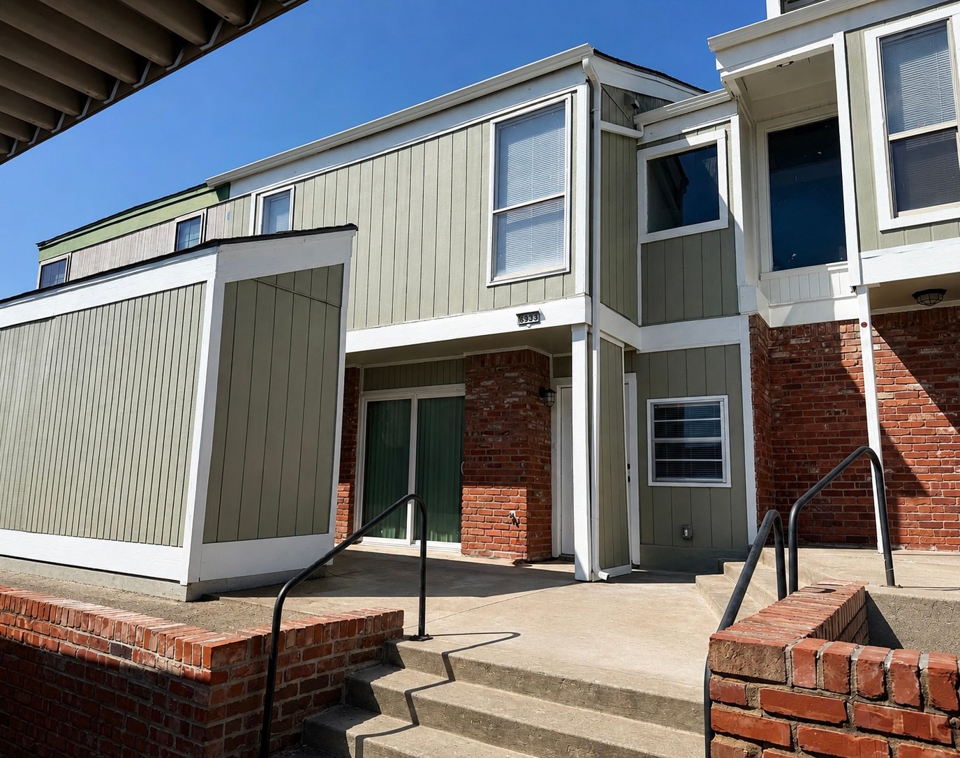 Lawton Townhome: 6933 SW Hampshire Cir