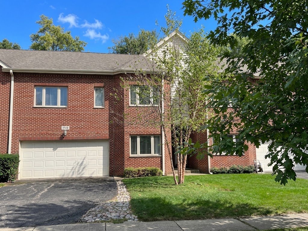 Glenview Townhome: 1745 Jefferson Ave