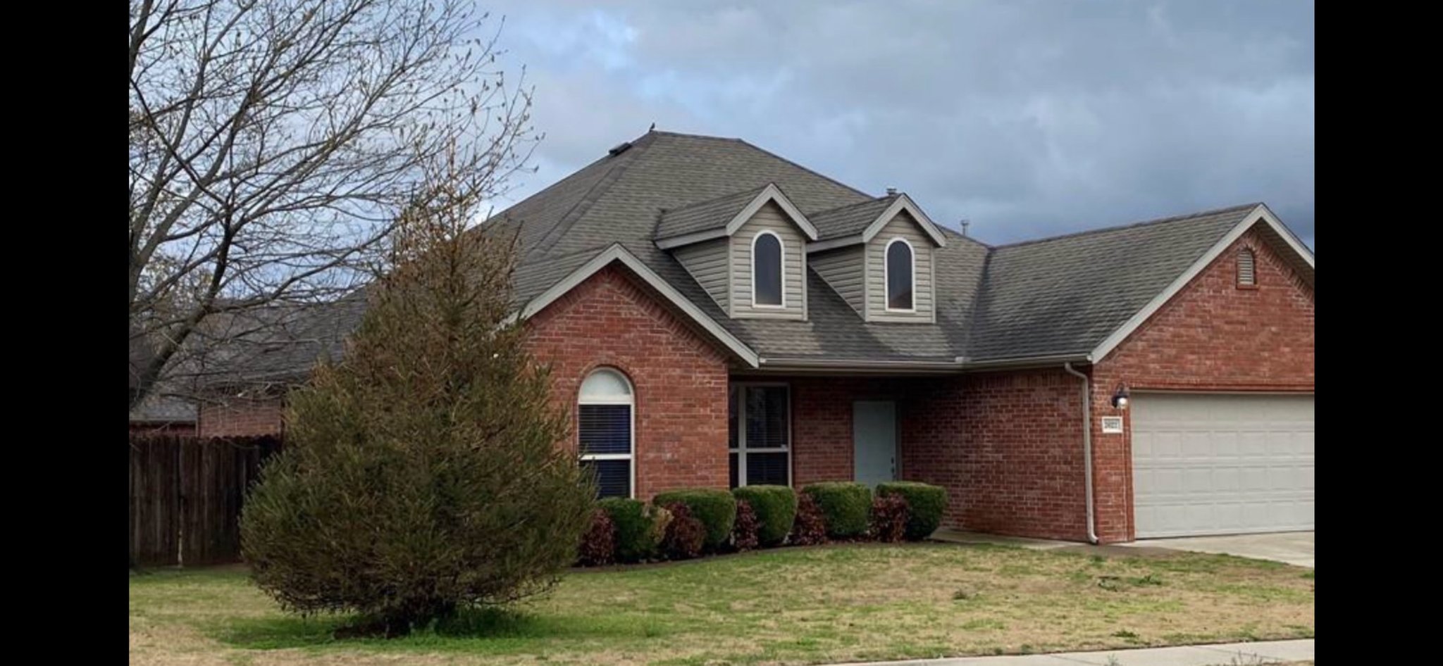 Fayetteville House: 2622 N Brush Creek Dr