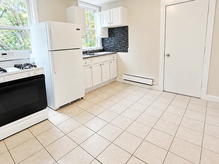 Newark Apartment: 96 South 8th Street