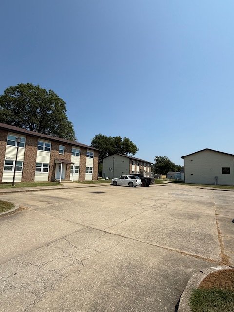 Carlyle Apartment: 2191 Franklin St.
