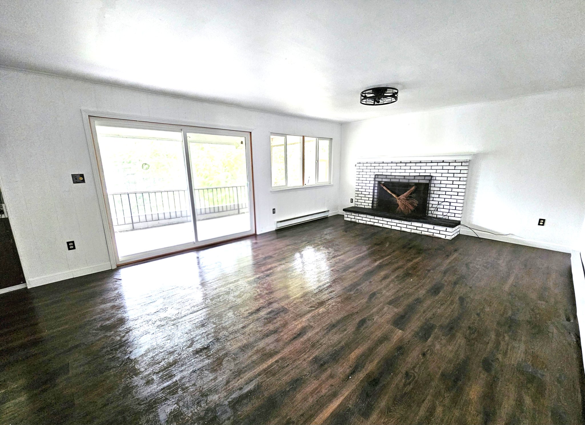 Montague Condo: 216 F Lake Shore North