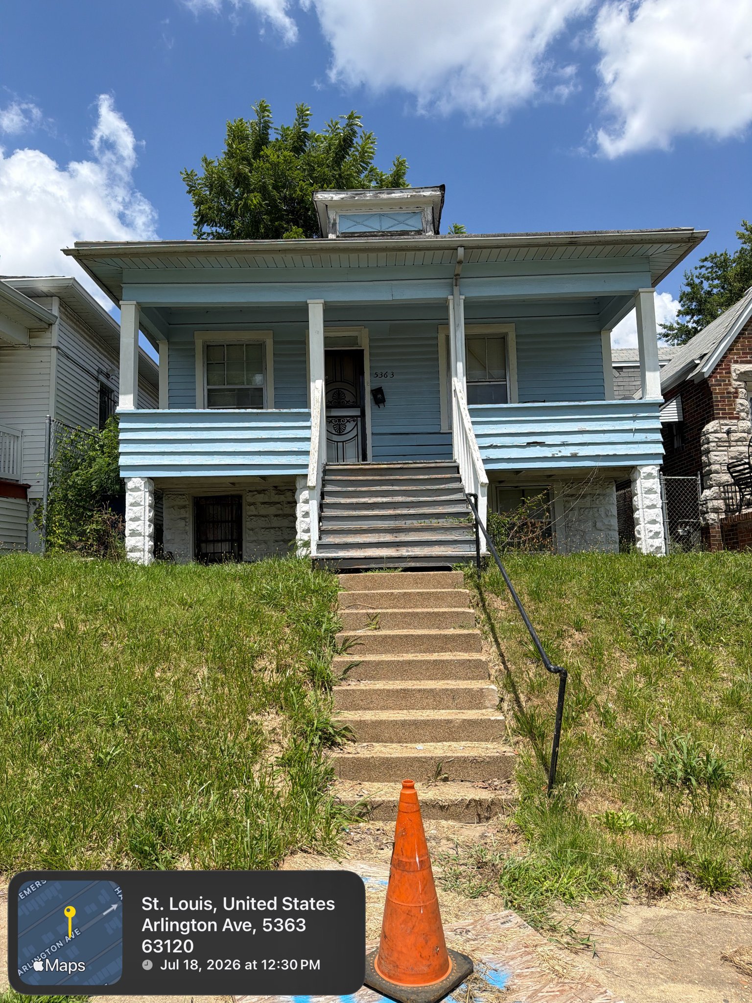 St Louis House: 5363 Arlington Ave