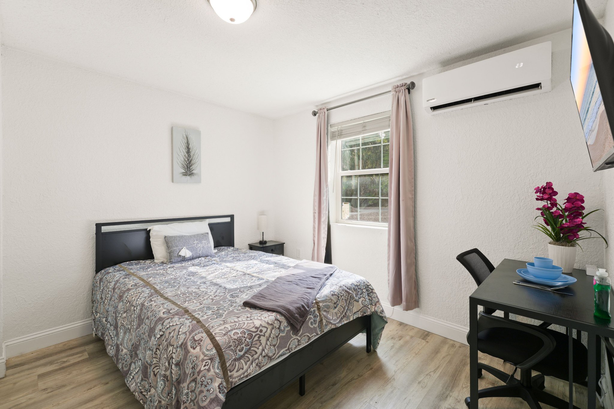 Jacksonville Single Room: 6878 Lenox Avenue