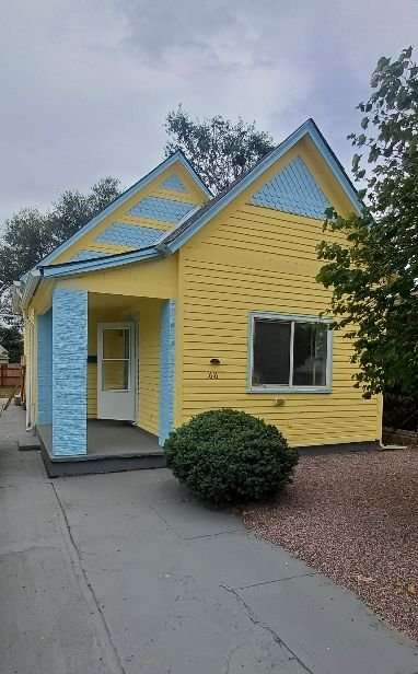 Pueblo House: 1616 Cypress St