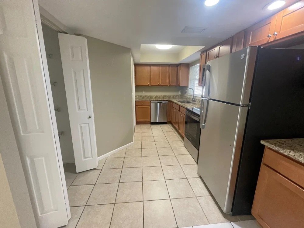 Cape Coral House: 1802 SE 13th St