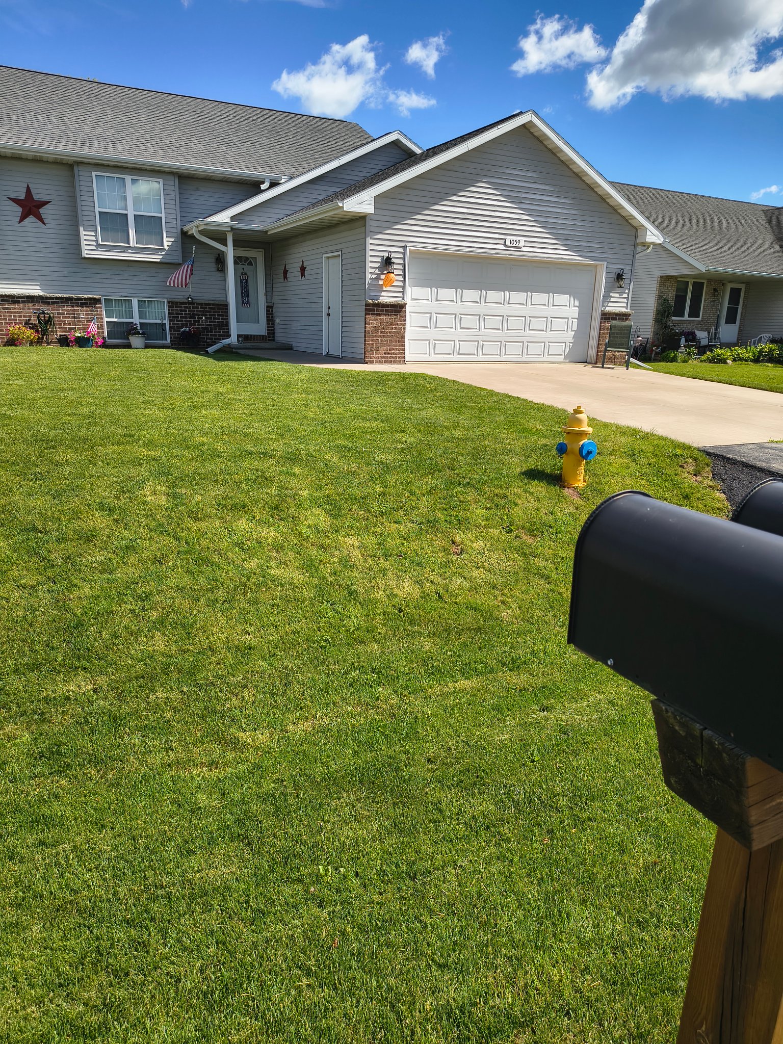 Neenah Multiplex: 1059 Rockledge Ln