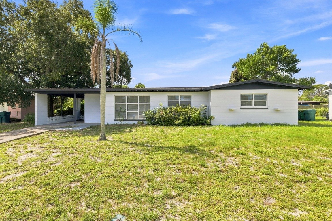 cocoa House: 1047 Japonica Ln