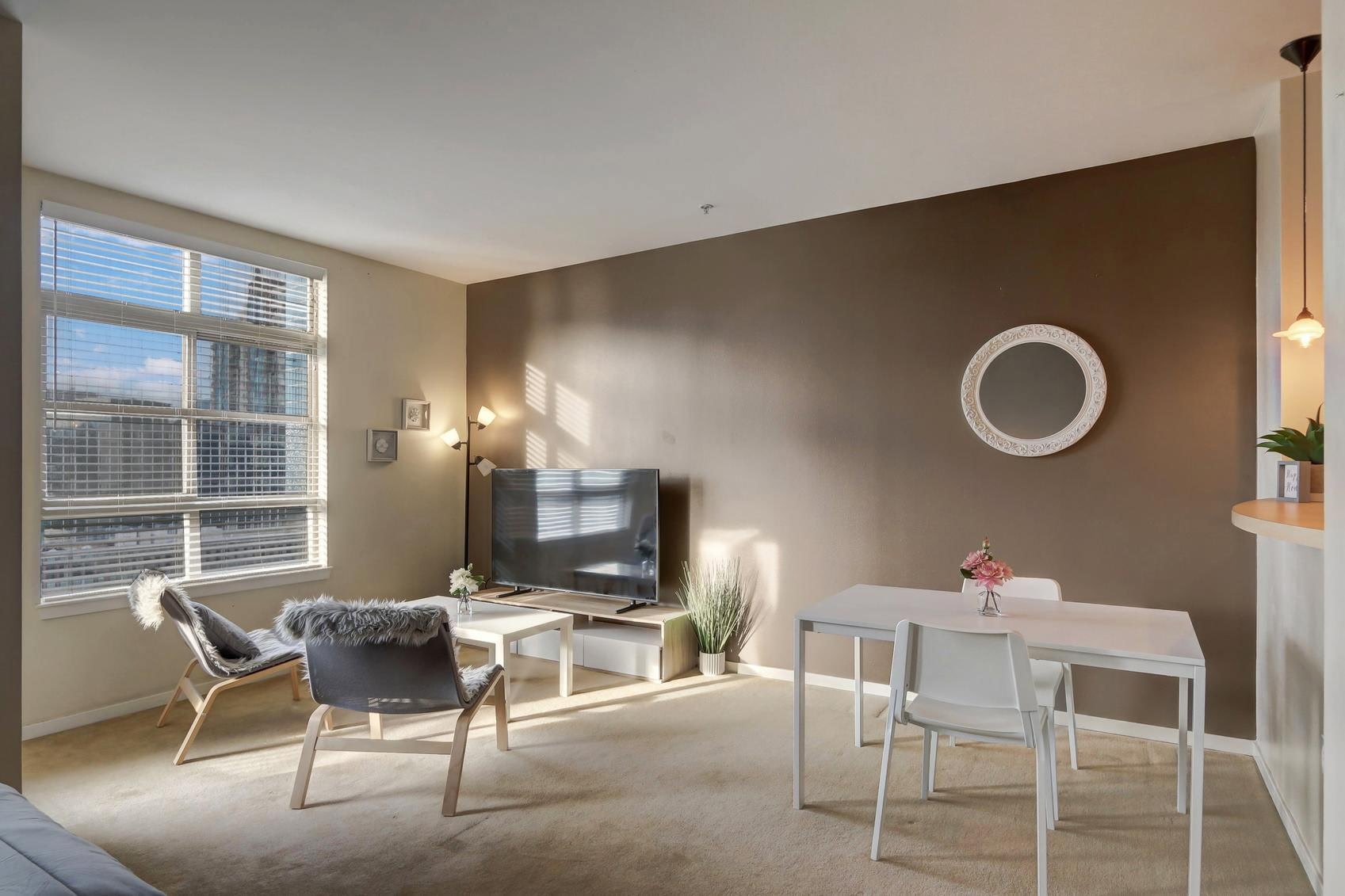 Bellevue Condo: 118 107th Ave NE