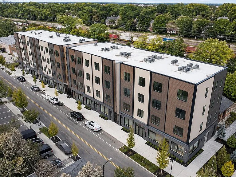 Newark Apartment: 145 roseville ave