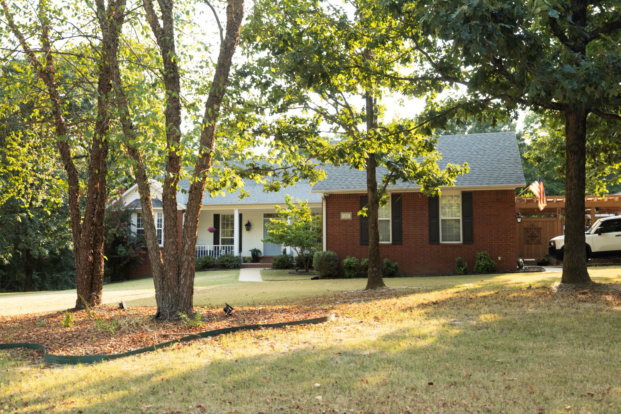 Fayetteville House: 2431 North Toy Drive
