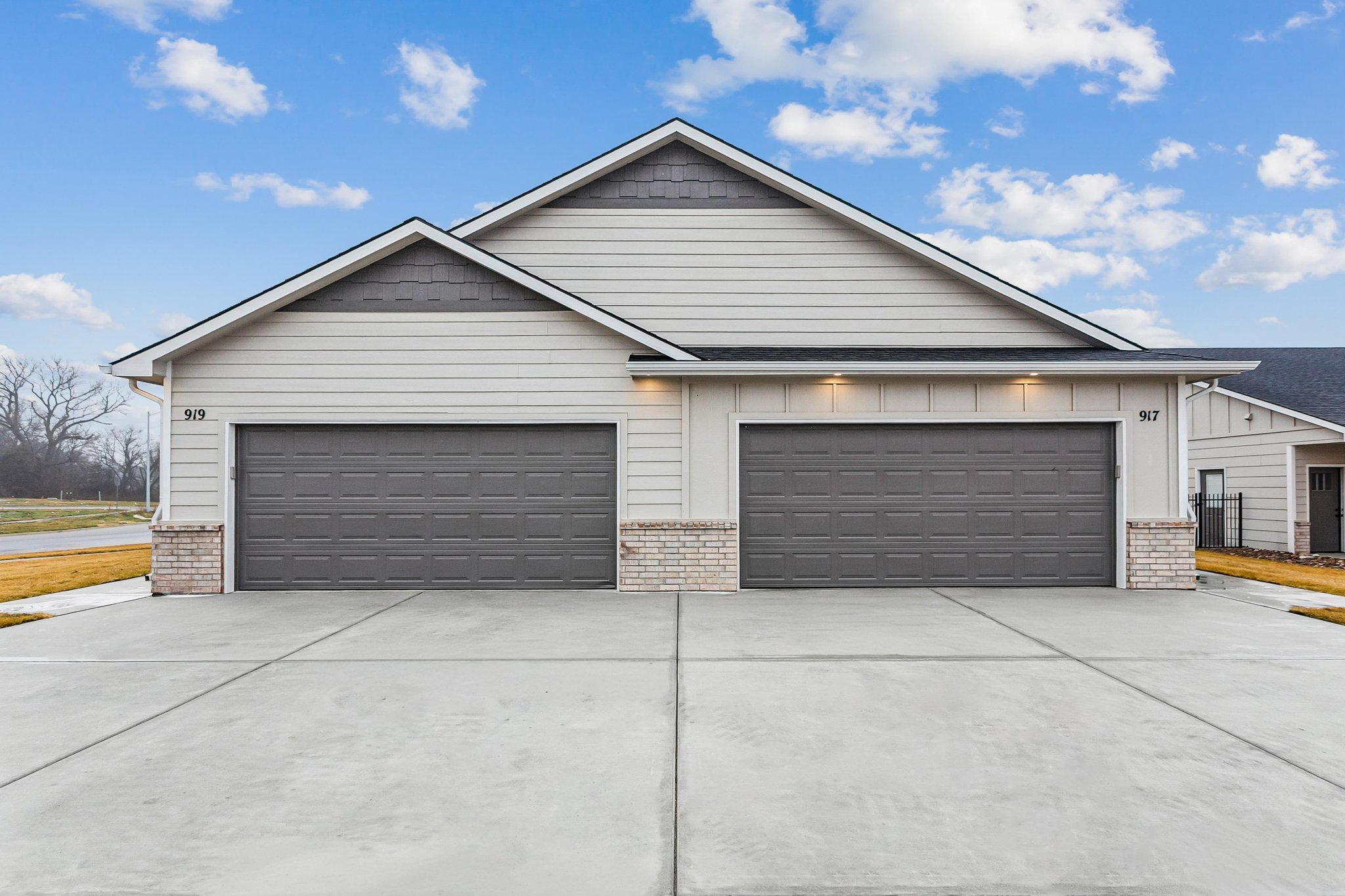 Newton Townhome: 903 S Logan Street