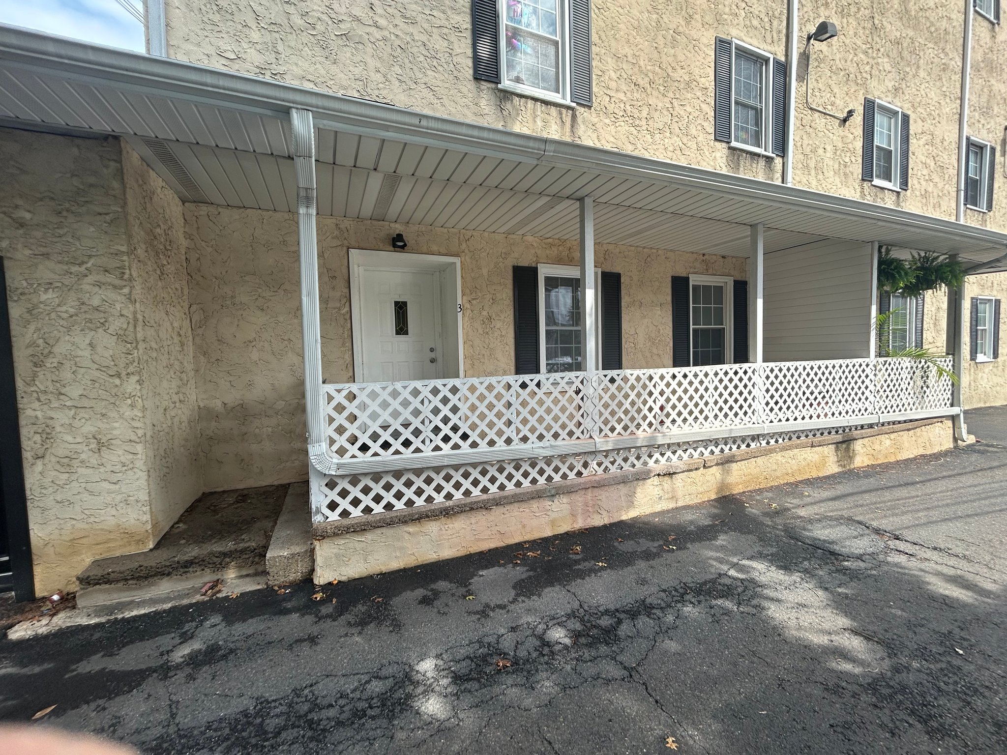 Langhorne Apartment: 116 N Bellevue Ave