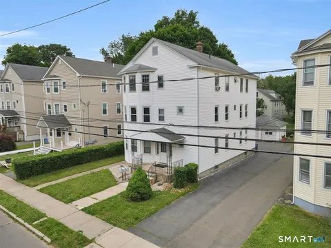 New Britain Apartment: 31 Brooklawn St