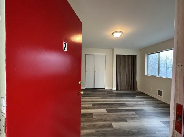 Seattle Apartment: 4226 7th Ave NE