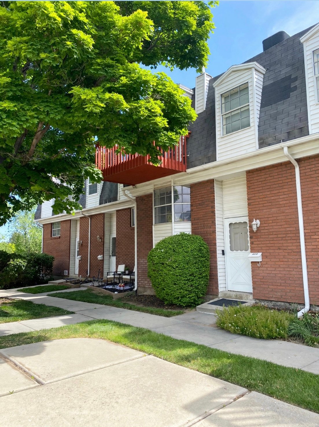 Sandy Townhome: 8272 Williamsburg Park Circle