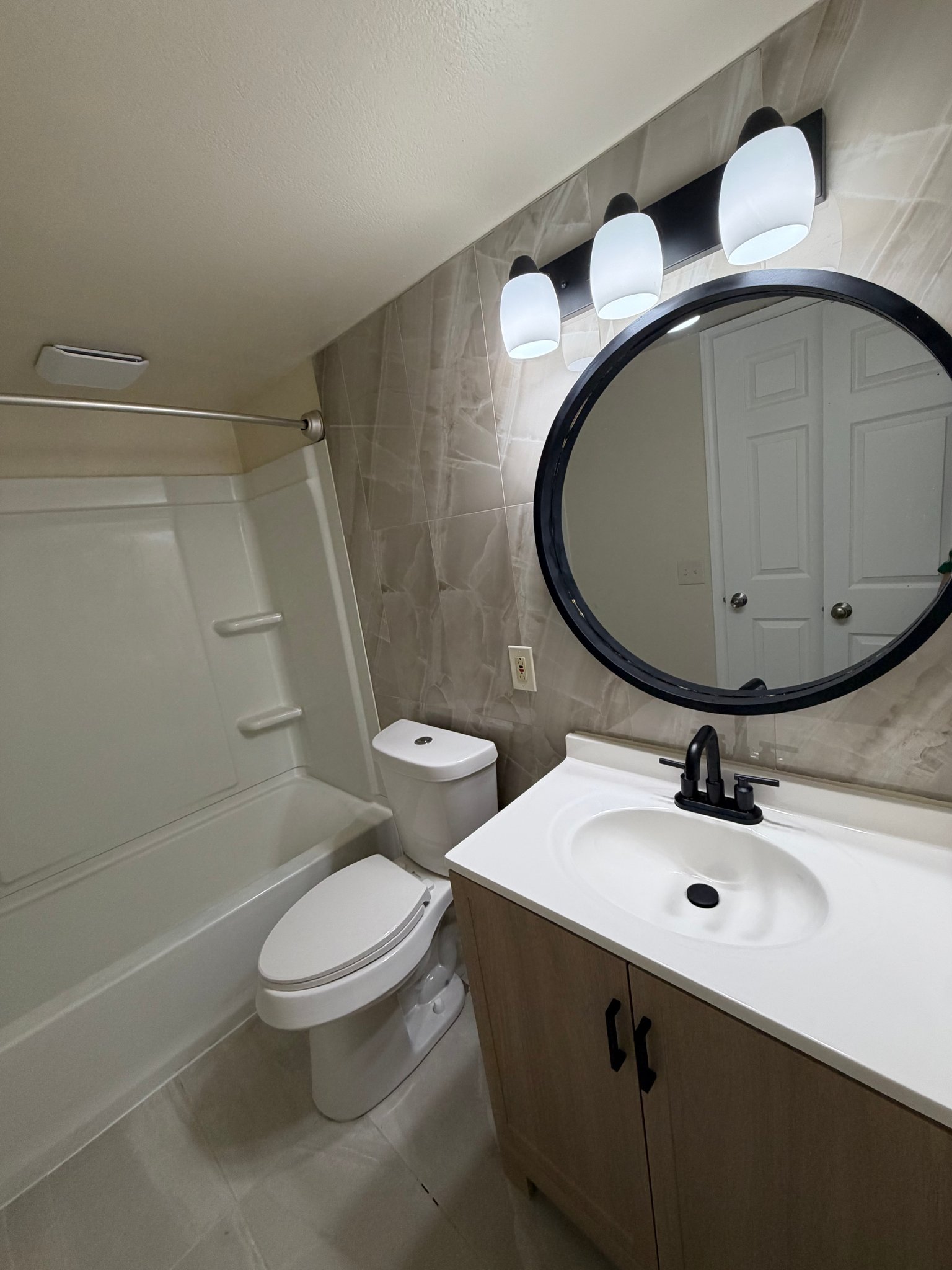 toledo Apartment: 1332 Brooke Park dr Apt#1