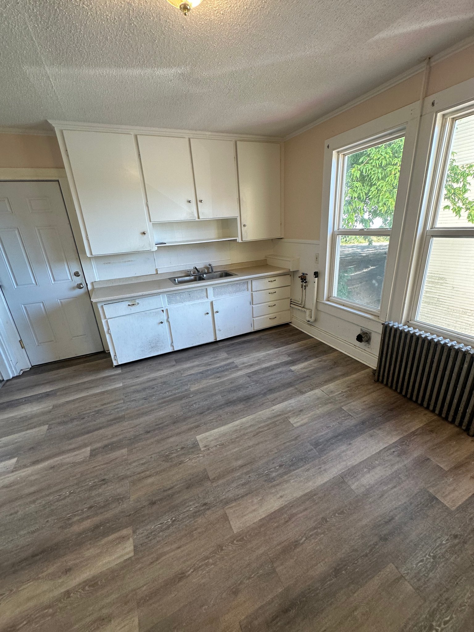 Lewiston Apartment: 57 College St