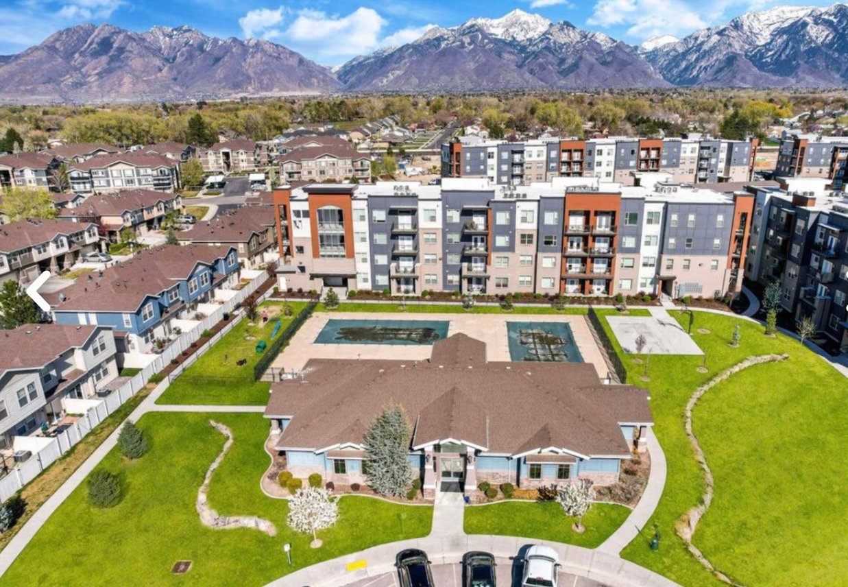 Sandy Condo: 117 E Calbourne Lane