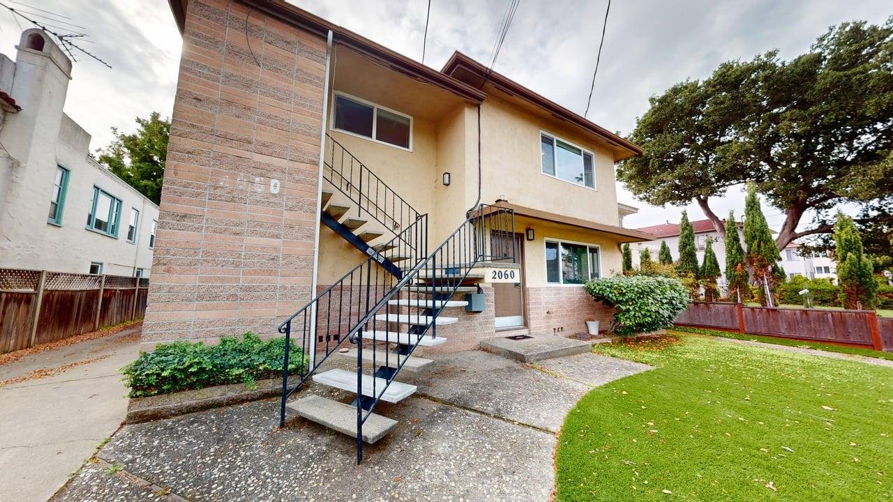 Alameda Apartment: 2060 Santa Clara Ave