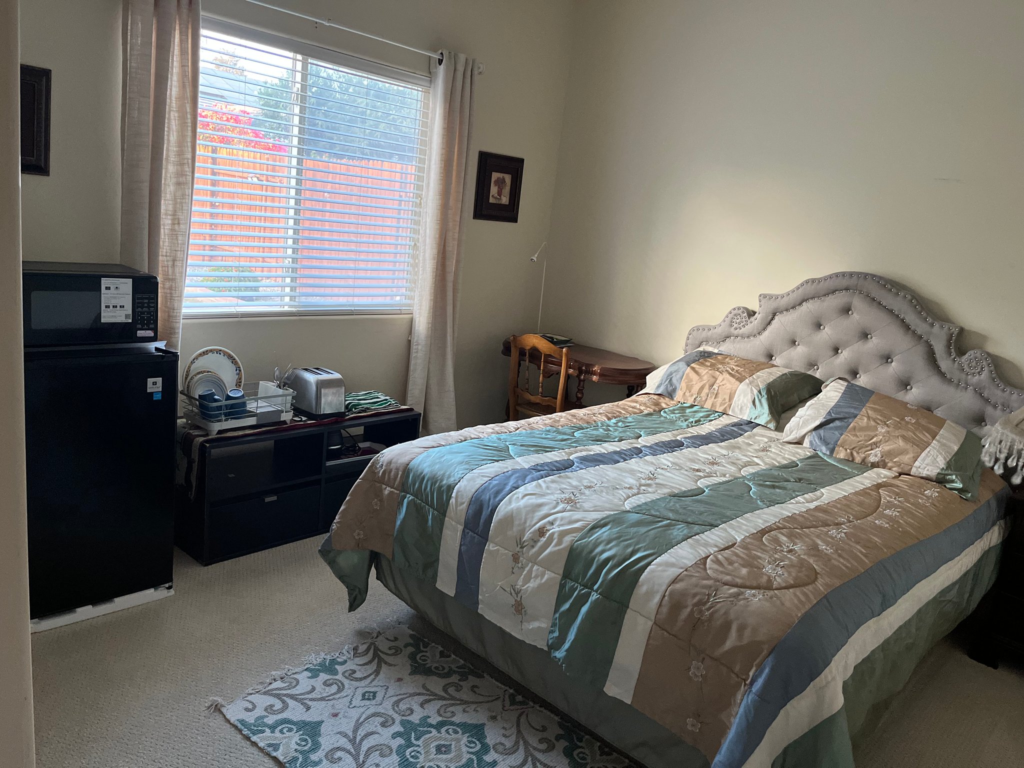 Bakersfield Single Room: 15214 Oakencroft Dr
