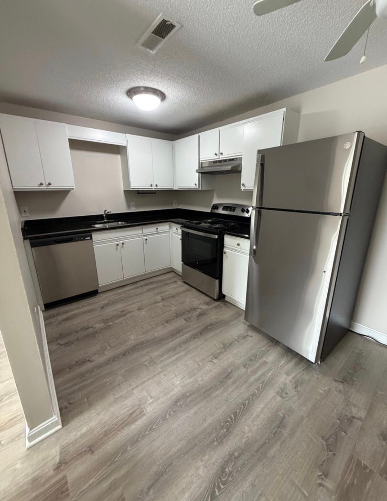 Fall River Apartment: 4516 N Main St