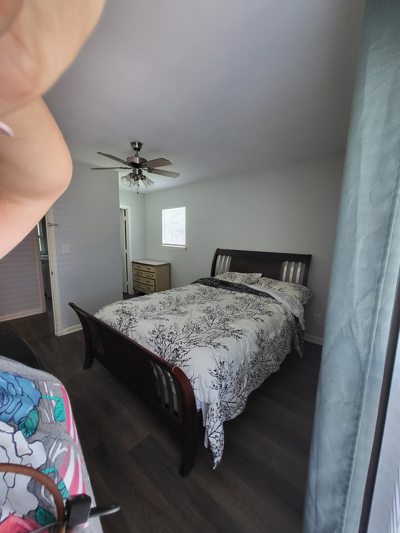 Mesquite Single Room: 825 W Grubb DR