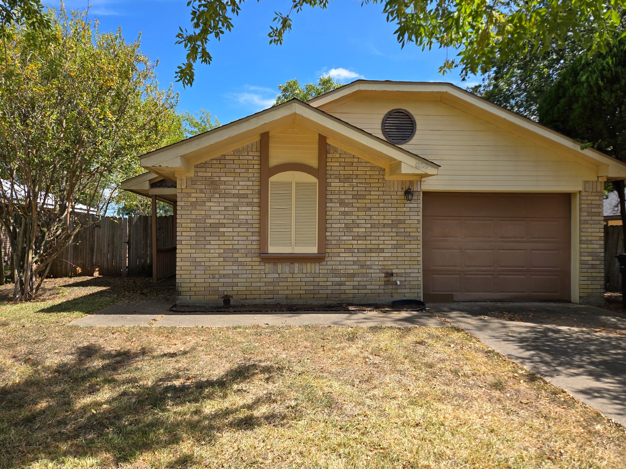 College Station House: 1106 Buttercup