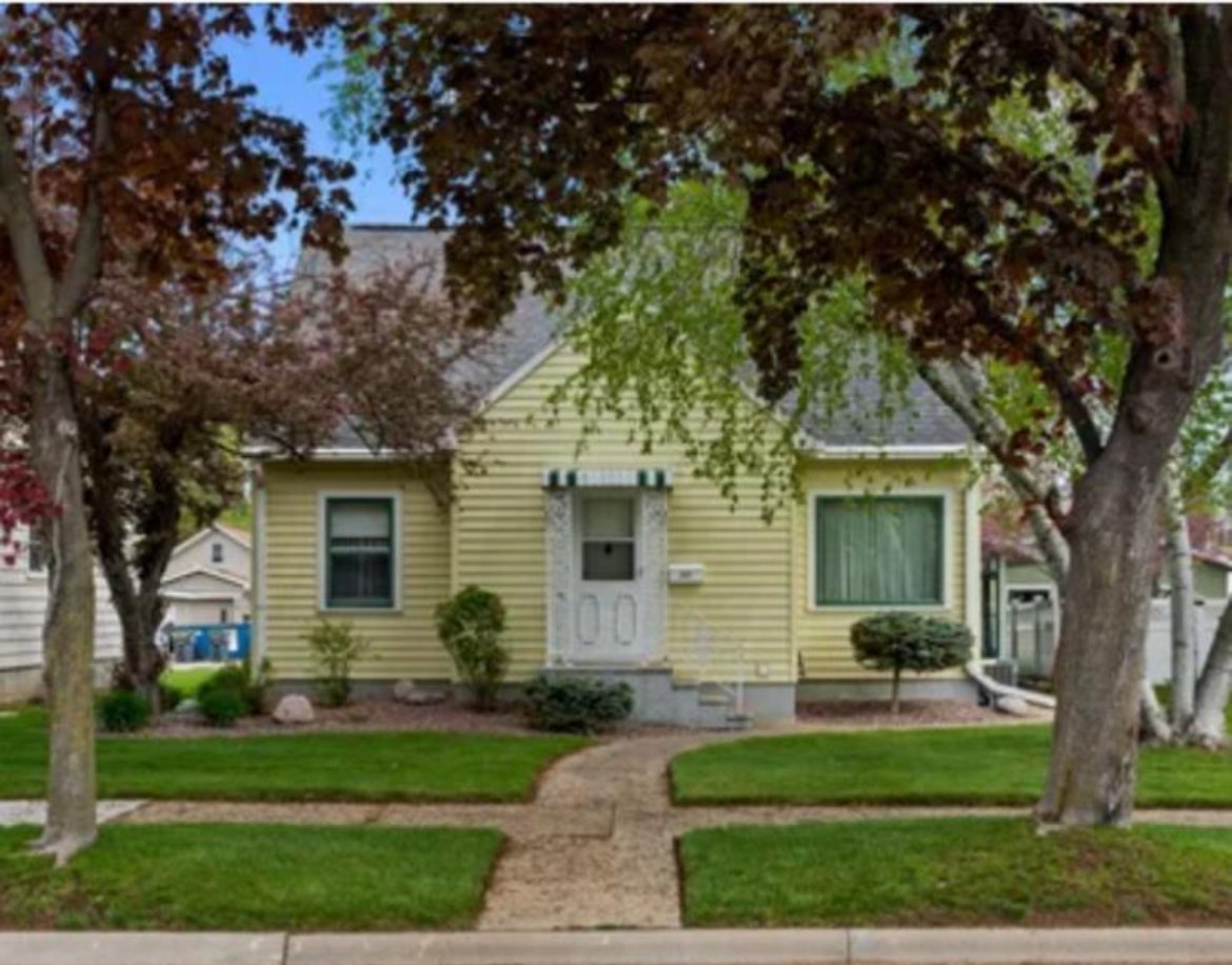 La Crosse House: 2117 Adams Street