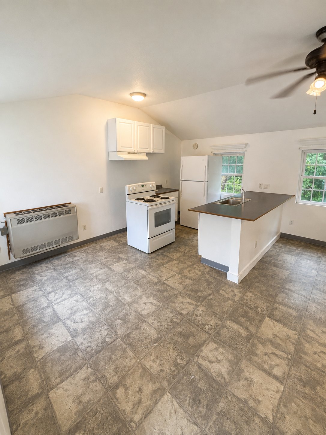 Antrim Apartment: 119 Keene rd
