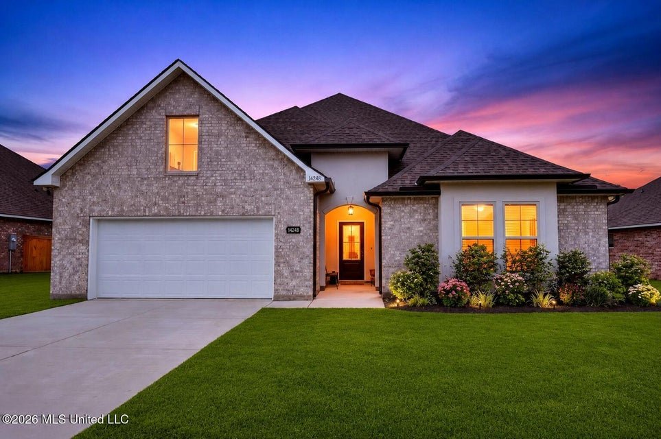 Gulfport House: 14248 Cygnet Cove