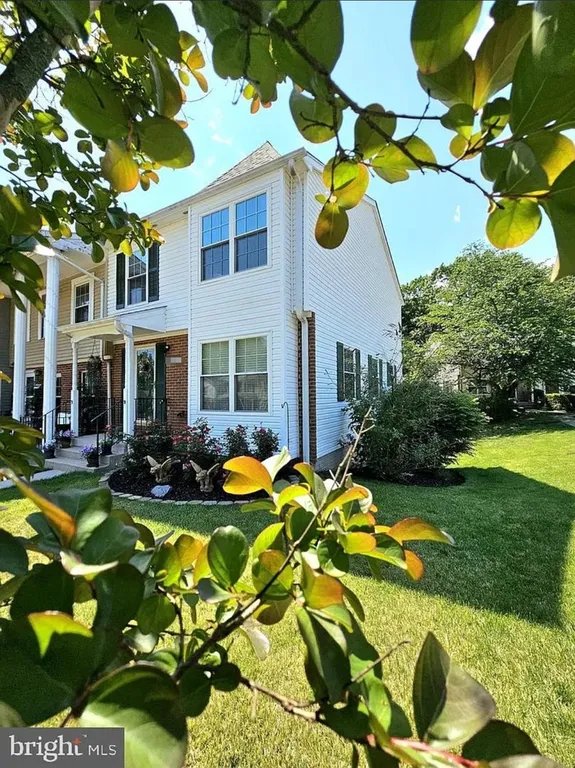 Woodbridge Townhome: 15110 Catalpa Ct