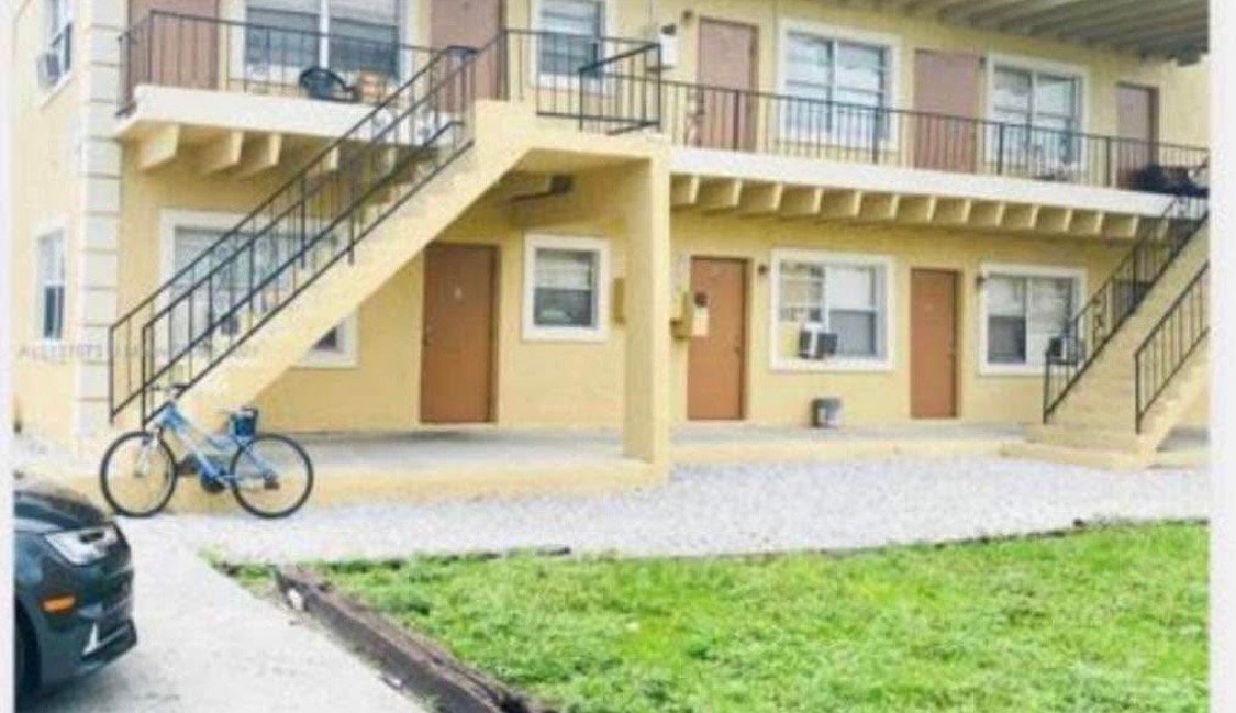 Belle Glade Apartment: 419 SW Avenue C