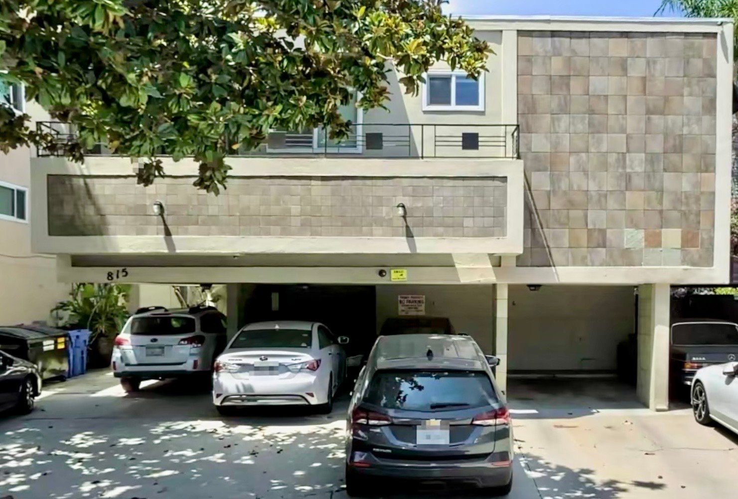 Los Angeles Multiplex: 815 S Sherbourne Dr #3