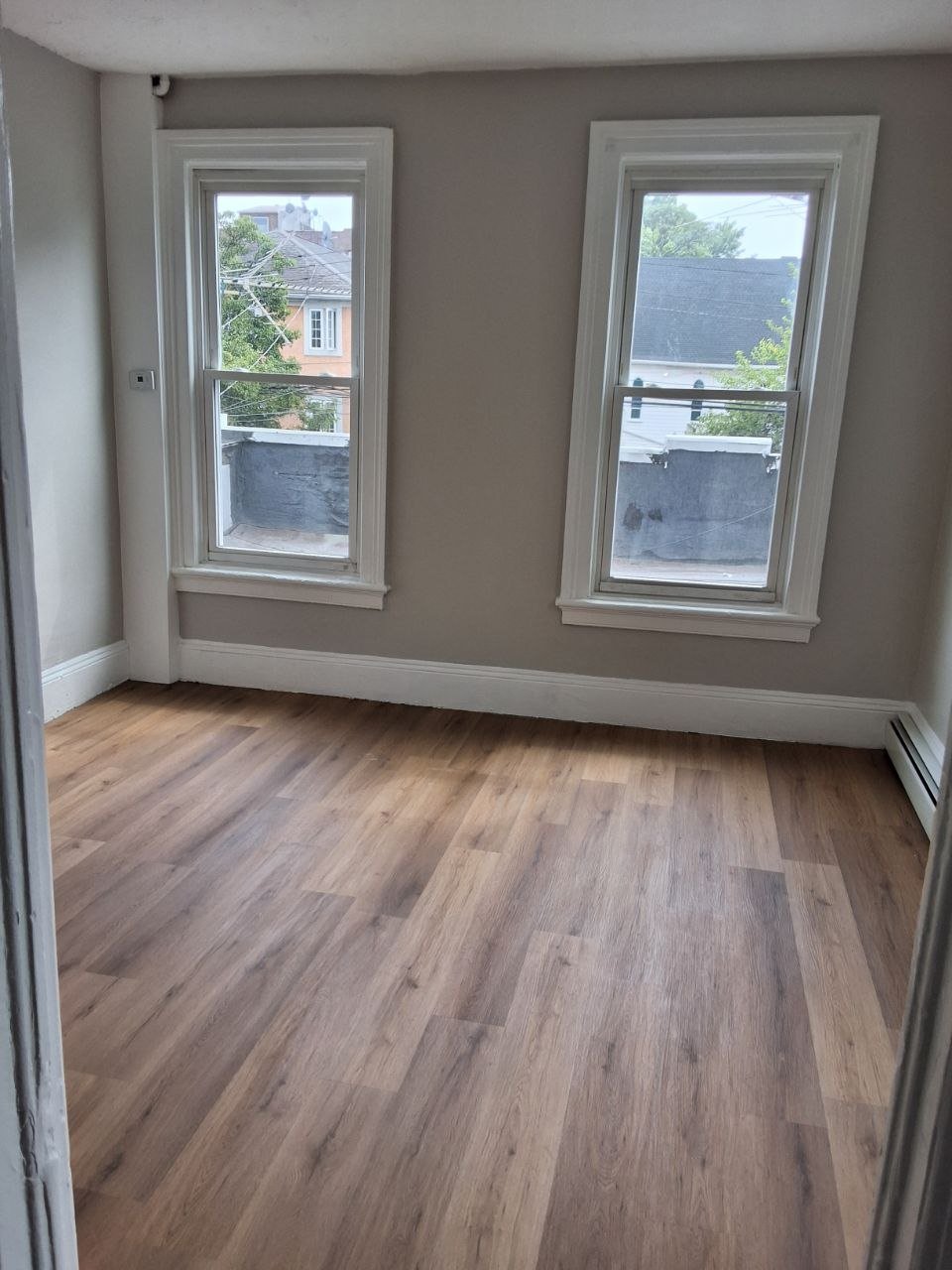 Mt Vernon Apartment: 125 W Sidney AVe