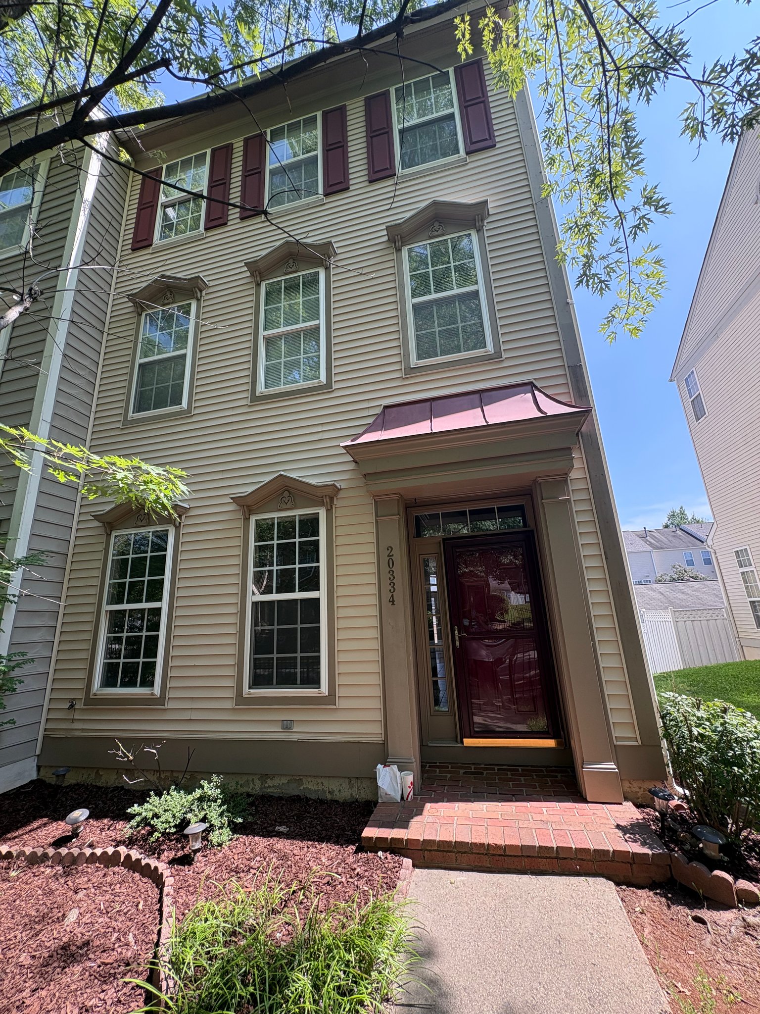 Ashburn Townhome: 20334 Bowfonds St