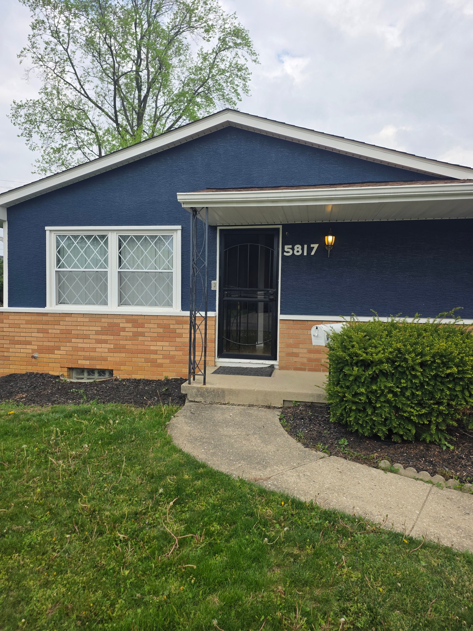 Columbus House: 5817 Satinwood Dr