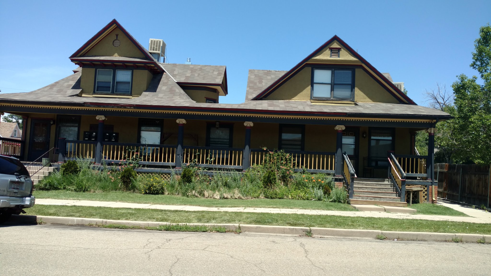 Pueblo Apartment: 521 W