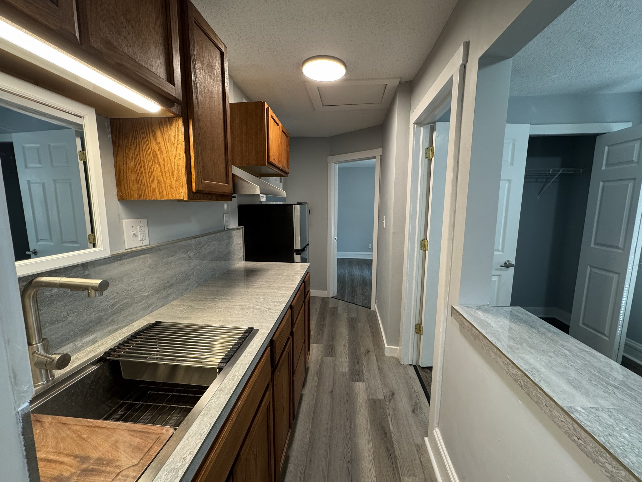 Dayton Apartment: 142 Ashley St