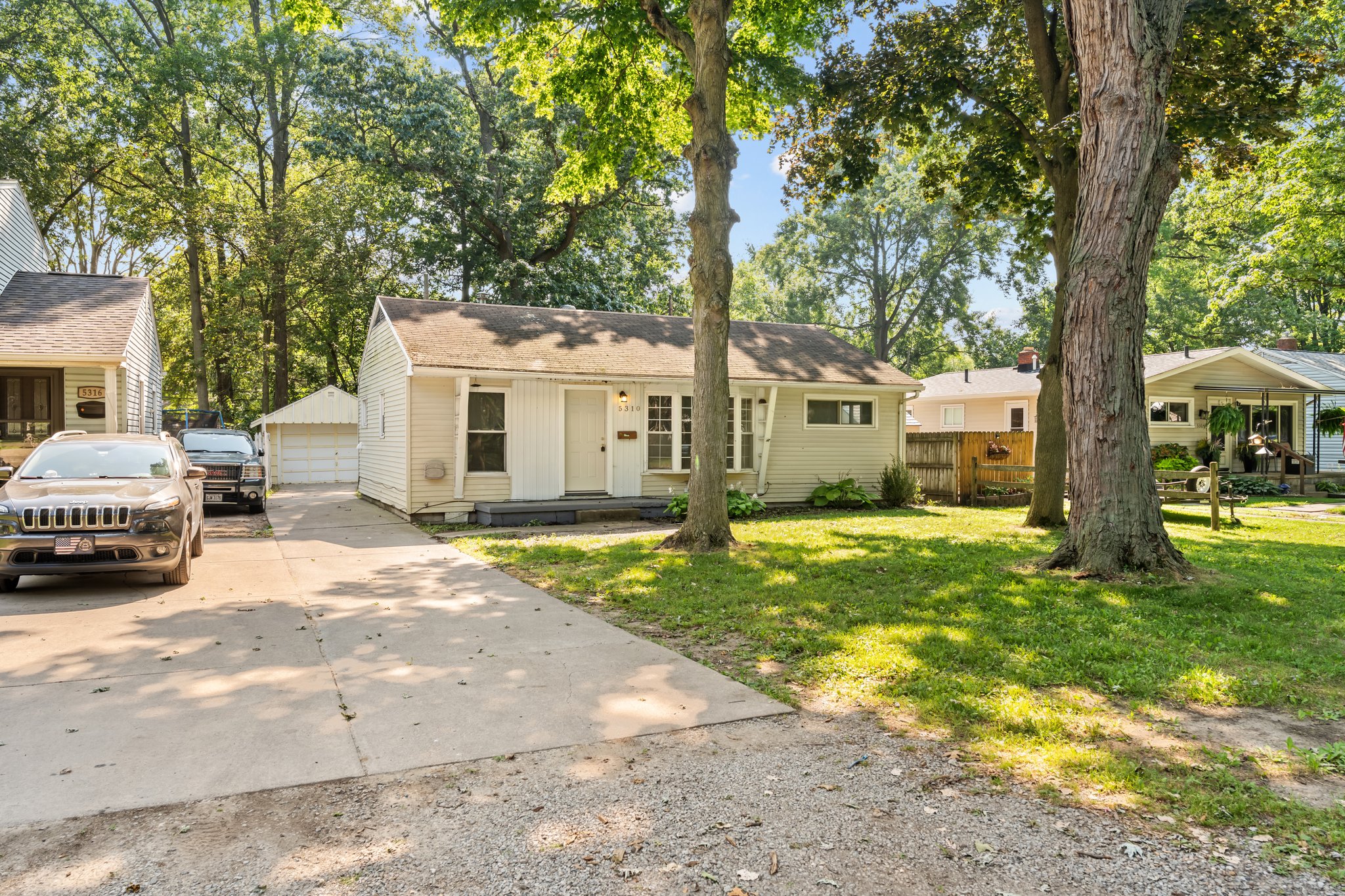 Toledo House: 5310 Winona Rd.