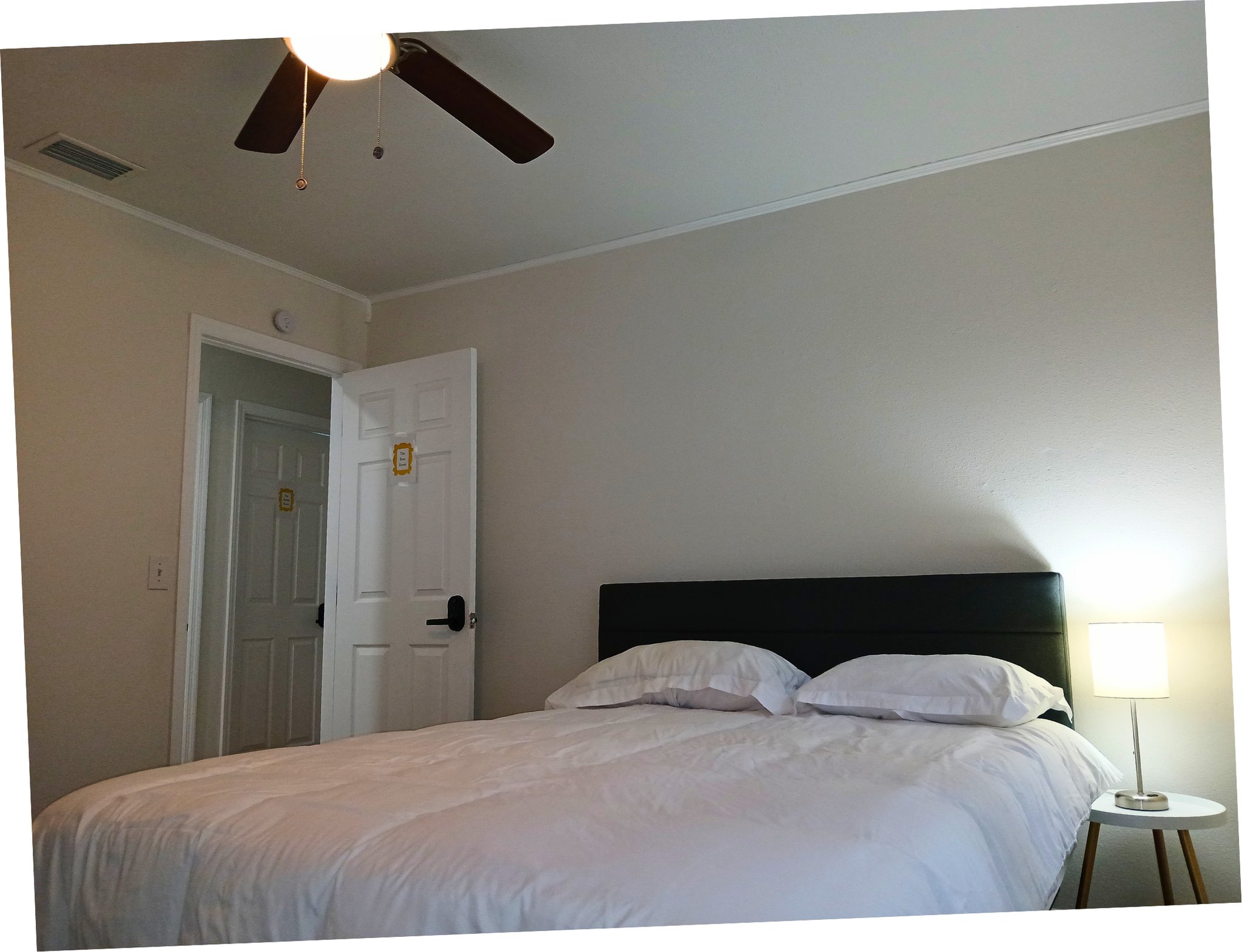 Zephyrhills Single Room: 39542 Friends Ave
