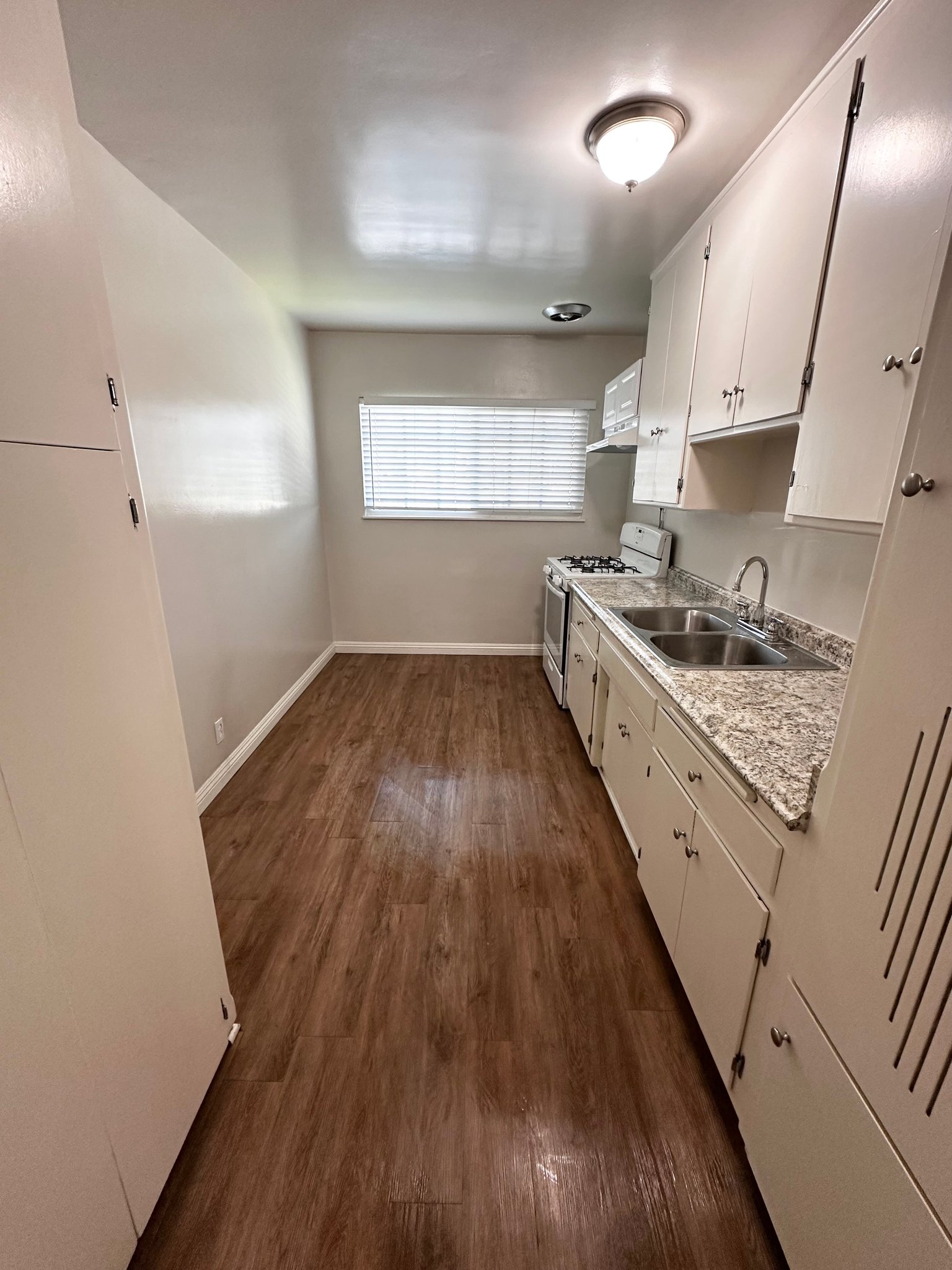 Arcadia Apartment: 212 Bonita St